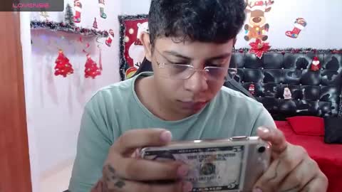 Snapshot of wiilliam_20 chatting on December 2024 02:17:02 PM wiilliam online show from December 2024 02:17:02 PM