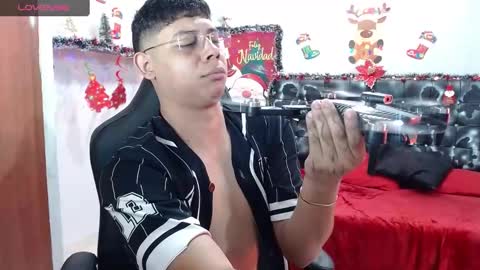 Snapshot of wiilliam_20 chatting on December 2024 02:27:01 PM wiilliam online show from December 2024 02:27:01 PM