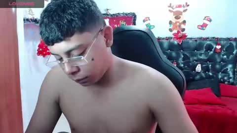 Snapshot of wiilliam_20 chatting on December 2024 02:15:01 PM wiilliam online show from December 2024 02:15:01 PM