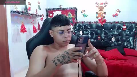 Snapshot of wiilliam_20 chatting on December 2024 06:12:02 PM wiilliam online show from December 2024 06:12:02 PM