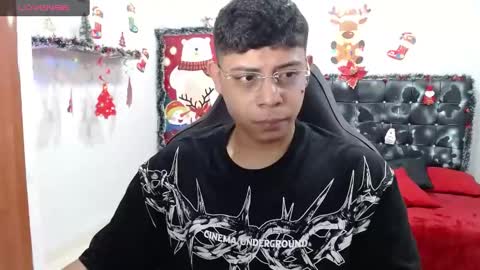 Snapshot of wiilliam_20 chatting on December 2024 01:00:01 PM wiilliam online show from December 2024 01:00:01 PM