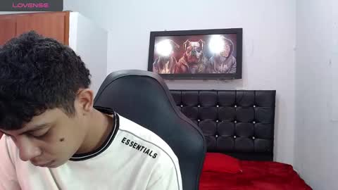 Snapshot of wiilliam_20 chatting on February 2025 04:41:02 PM wiilliam online show from February 2025 04:41:02 PM