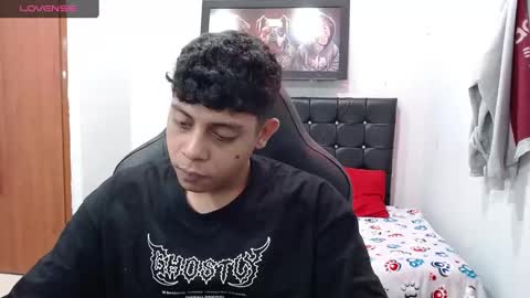 Snapshot of wiilliam_20 chatting on February 2025 03:53:02 PM wiilliam online show from February 2025 03:53:02 PM