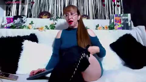 Snapshot of wiktoriabrown69 chatting on April 2026 11:51:02 PM VICTORIA online show from April 2026 11:51:02 PM
