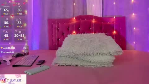 Lily  online show from February 2025 10:41:01 PM