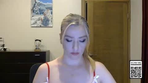 Snapshot of wild_silk_desire chatting on November 2025 03:23:02 PM Alina online show from November 2025 03:23:02 PM