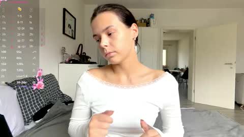 Mia online show from February 2026 02:02:02 PM