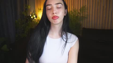 Snapshot of wildkittenx_ chatting on October 2025 07:05:02 AM Alena online show from October 2025 07:05:02 AM