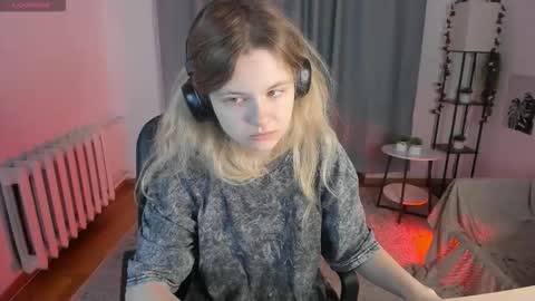 Mila 3 online show from December 2025 06:01:02 AM