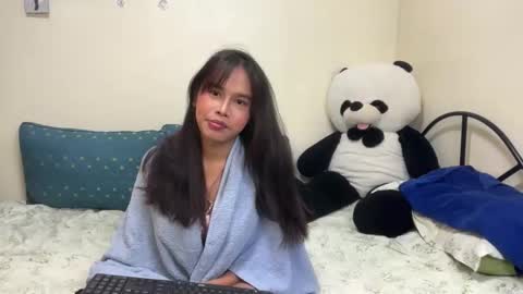 Snapshot of wildtightass chatting on November 2025 04:44:01 PM Rhean online show from November 2025 04:44:01 PM