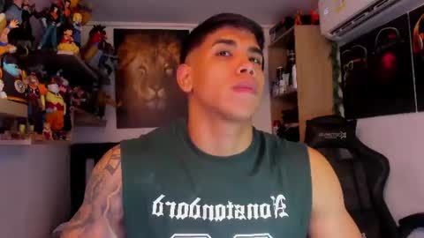 Snapshot of william_dracko9 chatting on June 2026 09:31:02 PM Dracko online show from June 2026 09:31:02 PM