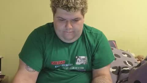 Snapshot of william_incredible chatting on December 2025 11:32:01 PM Willy online show from December 2025 11:32:01 PM