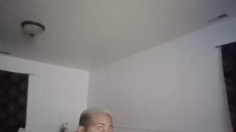 Snapshot of wilmer1915 chatting on September 2025 04:45:02 AM elmejorhombre online show from September 2025 04:45:02 AM