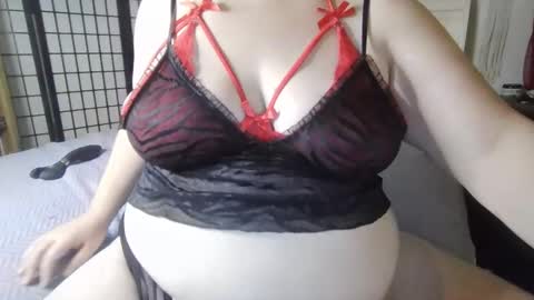 Snapshot of winnieatplay chatting on October 2025 04:58:01 AM Winnie online show from October 2025 04:58:01 AM