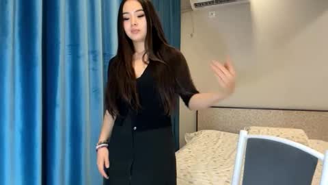 Amina online show from December 2025 06:50:01 PM