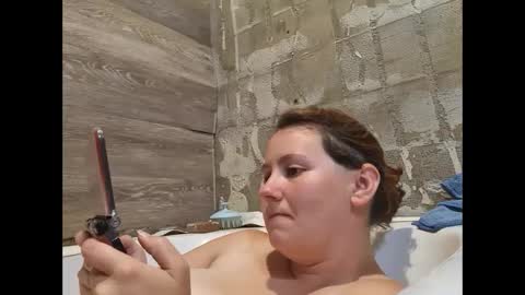 Wisteria online show from September 2025 04:42:01 PM