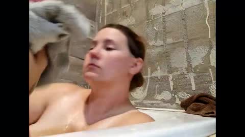 Wisteria online show from October 2025 05:43:01 PM