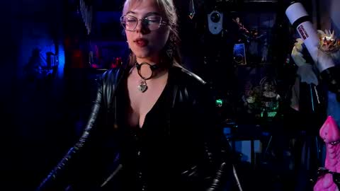 Goddess of two strapons  - Mr. long Don Mr. Pinky online show from February 2025 07:09:01 PM