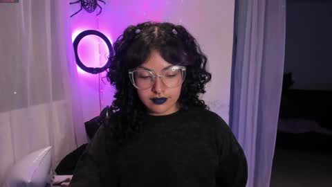     Luna Violeta  A r t i s t  online show from December 2024 12:32:02 AM
