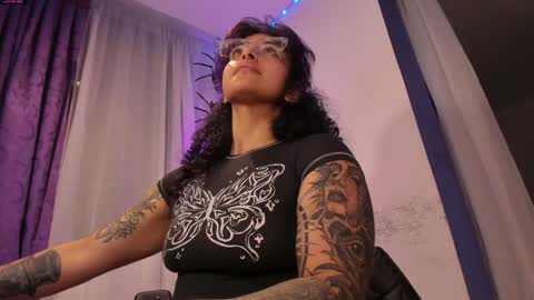     Luna Violeta  A r t i s t  online show from January 2025 02:32:02 AM