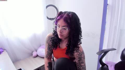    Luna Violeta  A r t i s t  online show from January 2025 04:24:01 PM