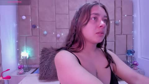 Andrea  online show from October 2025 05:04:01 AM