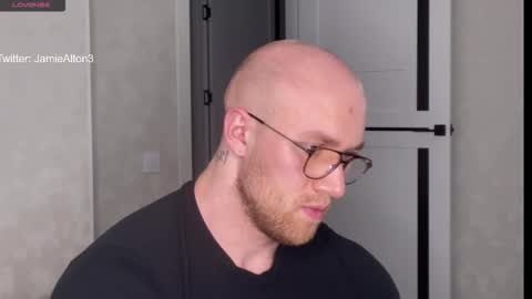 Snapshot of wlademarbergs chatting on November 2025 11:40:02 PM Wlademar online show from November 2025 11:40:02 PM