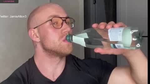 Snapshot of wlademarbergs chatting on November 2025 02:32:02 AM Wlademar online show from November 2025 02:32:02 AM