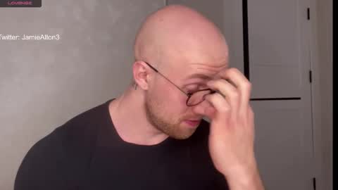 Snapshot of wlademarbergs chatting on December 2025 05:04:02 AM Wlademar online show from December 2025 05:04:02 AM