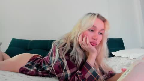 wladilia online show from November 2025 08:07:01 PM