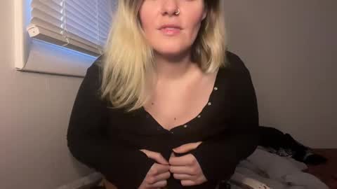 Snapshot of wldntulik2no chatting on January 2025 10:19:01 PM Moth online show from January 2025 10:19:01 PM