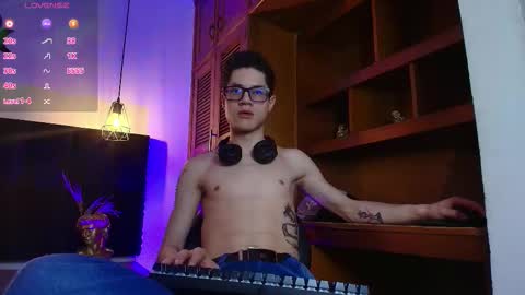  W O L F  online show from March 2026 11:27:01 AM