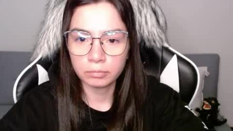 Alex online show from November 2025 02:01:02 AM