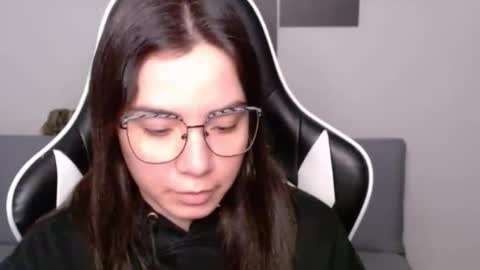 Alex online show from April 2026 12:33:01 AM