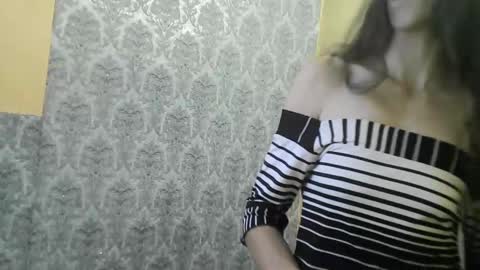 Snapshot of wolfxsnow chatting on January 2025 06:06:01 PM wolfxsnow online show from January 2025 06:06:01 PM