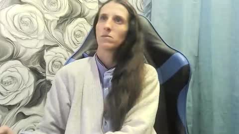 Snapshot of wolfxsnow chatting on December 2025 07:59:01 AM wolfxsnow online show from December 2025 07:59:01 AM