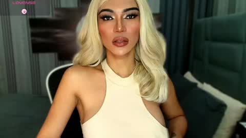 Julia online show from April 2026 05:56:01 AM