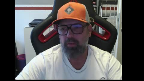 Snapshot of womenizzeer chatting on November 2025 07:30:02 AM Adam online show from November 2025 07:30:02 AM