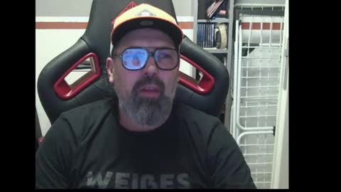 Snapshot of womenizzeer chatting on November 2025 01:28:01 AM Adam online show from November 2025 01:28:01 AM