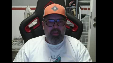 Snapshot of womenizzeer chatting on November 2025 11:03:01 PM Adam online show from November 2025 11:03:01 PM