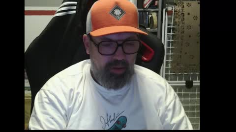 Snapshot of womenizzeer chatting on November 2025 12:21:01 AM Adam online show from November 2025 12:21:01 AM