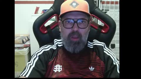 Snapshot of womenizzeer chatting on December 2025 04:24:02 PM Adam online show from December 2025 04:24:02 PM