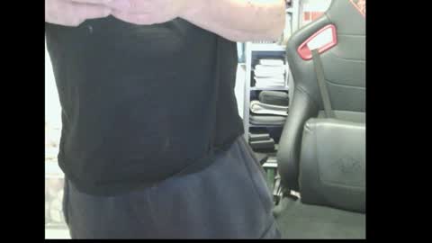 Snapshot of womenizzeer chatting on January 2026 11:39:02 PM Adam online show from January 2026 11:39:02 PM