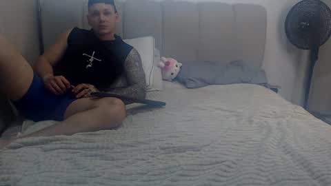 Snapshot of wondercouplexxx chatting on June 2026 05:50:02 AM Sofia And Thomas online show from June 2026 05:50:02 AM