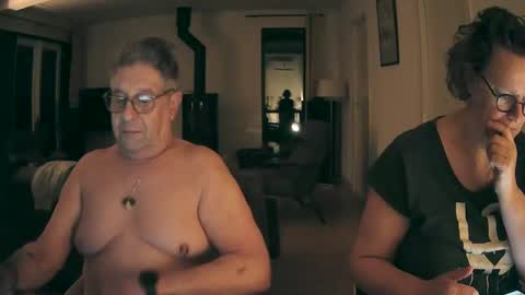 woodwurm and Snoeske online show from February 2025 05:52:01 AM