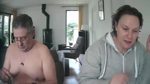 woodwurm and Snoeske online show from February 2025 12:37:01 PM