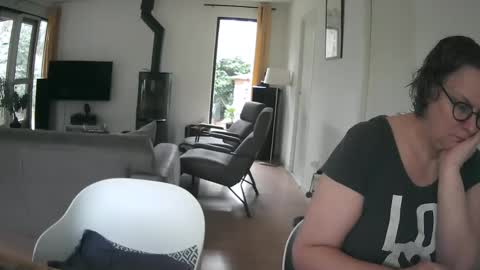 woodwurm and Snoeske online show from February 2025 03:27:01 PM