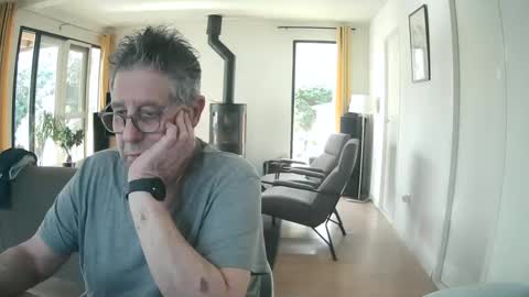 woodwurm and Snoeske online show from February 2025 01:41:01 PM