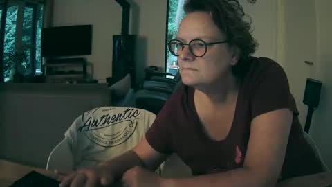 woodwurm and Snoeske online show from September 2025 05:56:01 AM