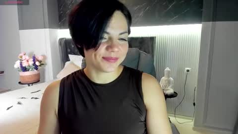 Maya online show from October 2025 12:33:01 AM